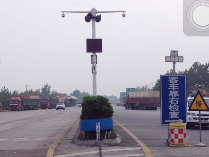 開封市高速交警支隊(duì)固定測(cè)速現(xiàn)場(chǎng)攔截系統(tǒng)